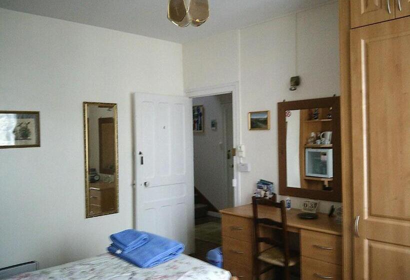 Bed and Breakfast Webb S Of Glomel