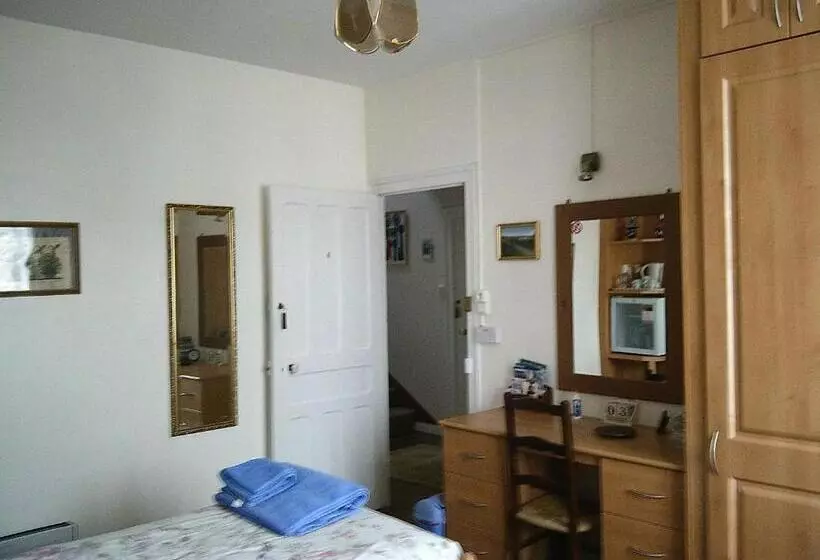 Aamiaismajoitus (B&B) Webb S Of Glomel