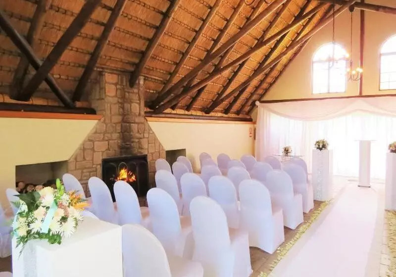 Hotelli Anew Resort Ingeli Forest Kokstad