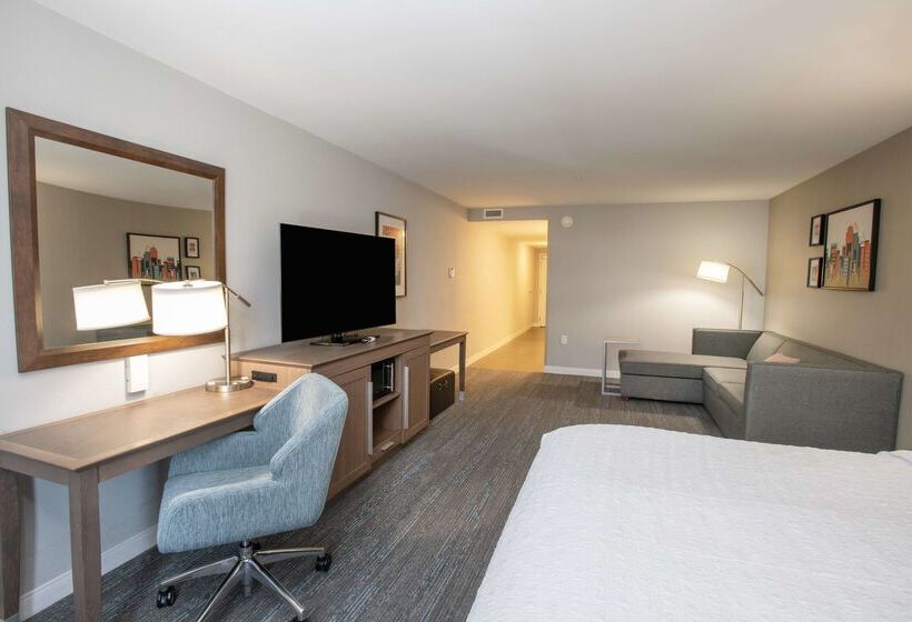فندق Hampton Inn & Suites Cincinnati / Kenwood