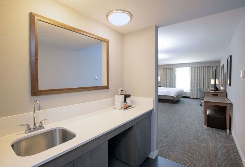 ホテル Hampton Inn & Suites Cincinnati / Kenwood