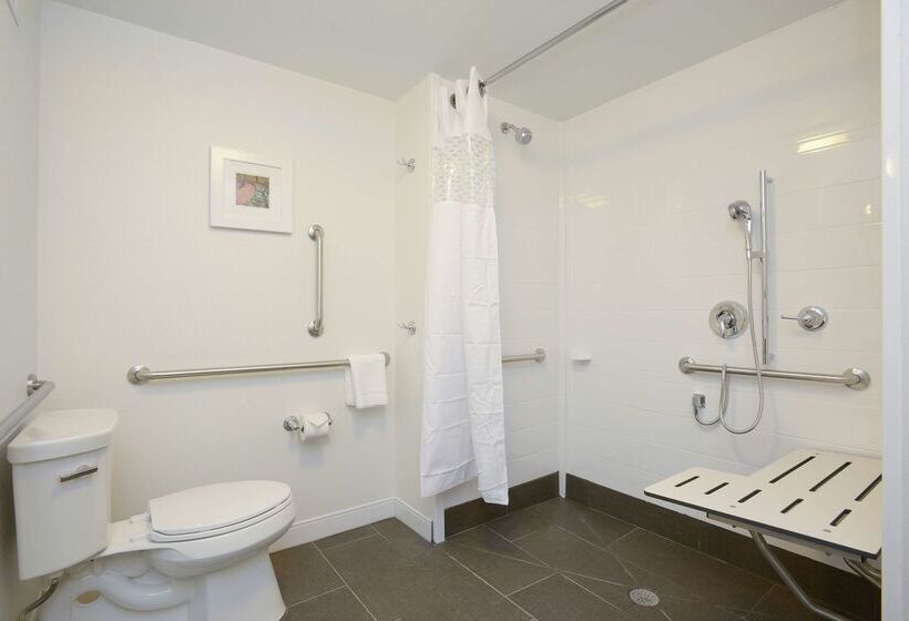 فندق Hampton Inn & Suites Cincinnati / Kenwood