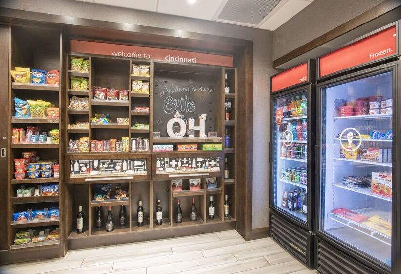 ホテル Hampton Inn & Suites Cincinnati / Kenwood