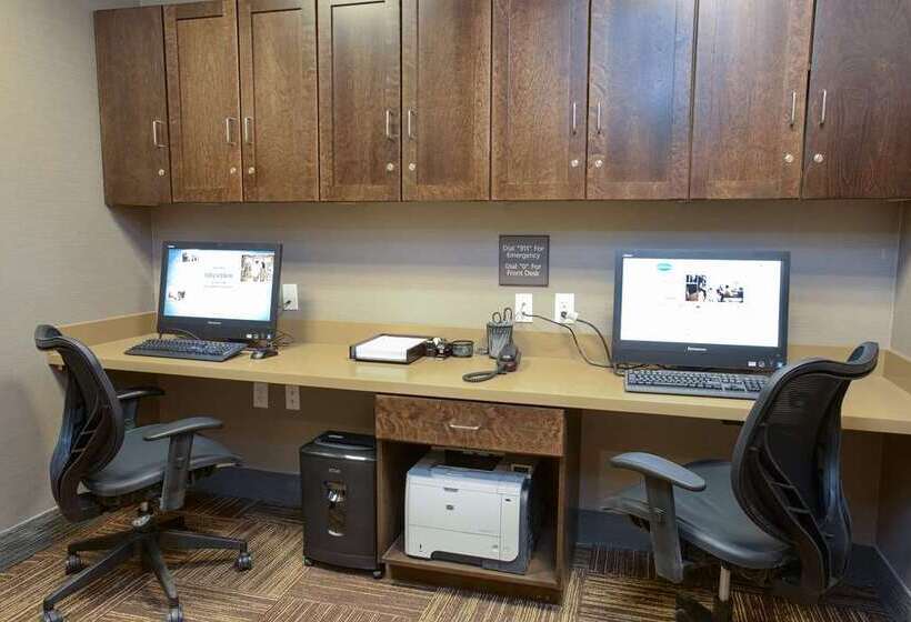 ホテル Hampton Inn & Suites Cincinnati / Kenwood