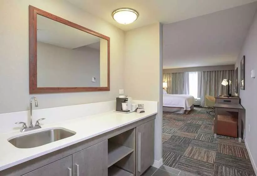 Hampton Inn & Suites Cincinnati / Kenwood