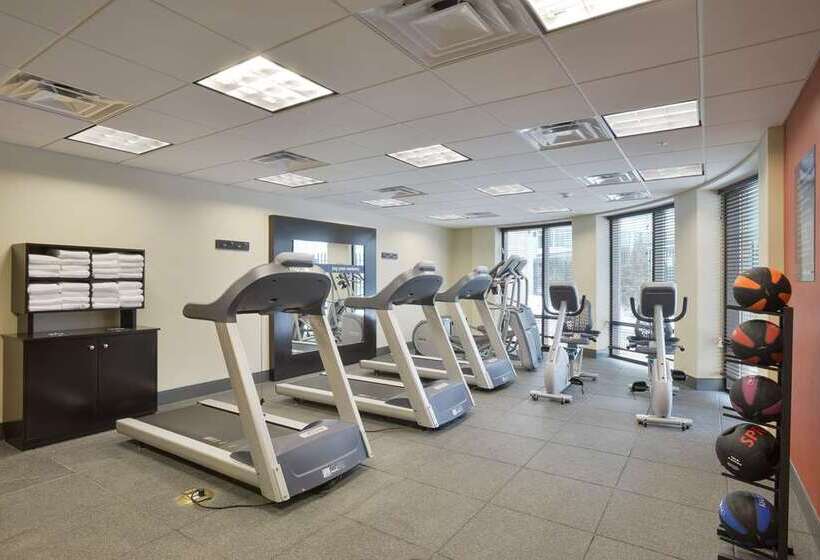 فندق Hampton Inn & Suites Cincinnati / Kenwood