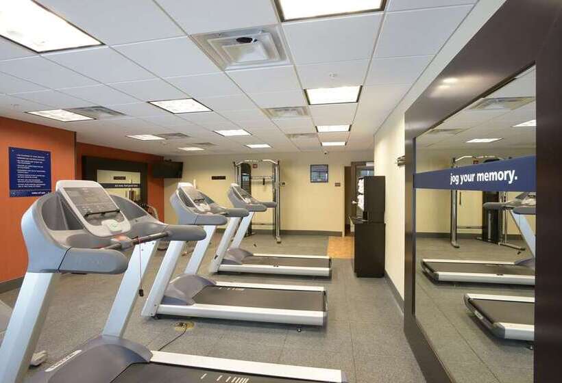 فندق Hampton Inn & Suites Cincinnati / Kenwood