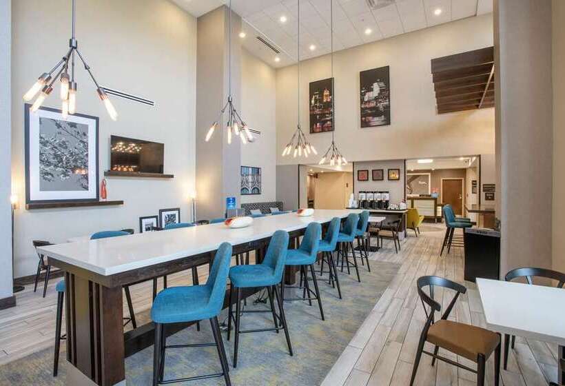 فندق Hampton Inn & Suites Cincinnati / Kenwood