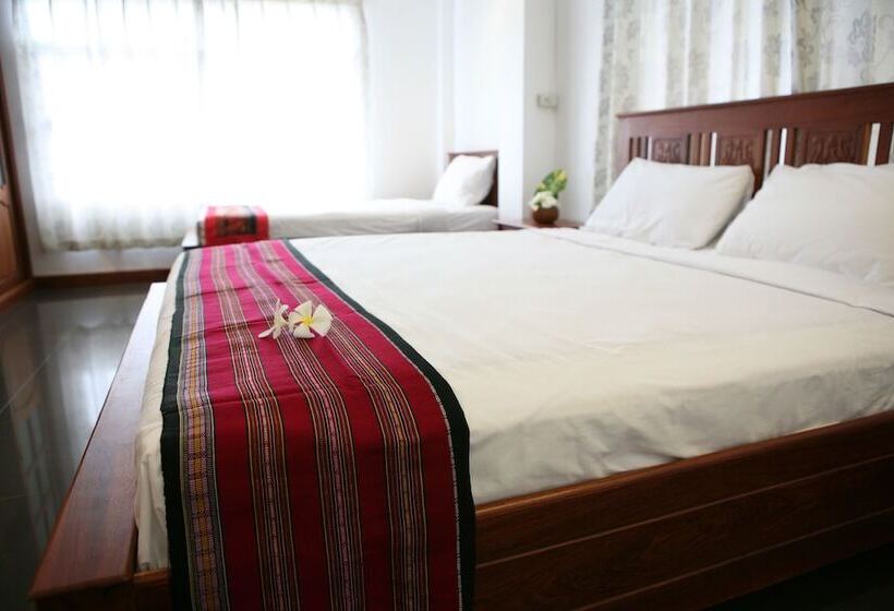 פנסיון Alisa Guesthouse