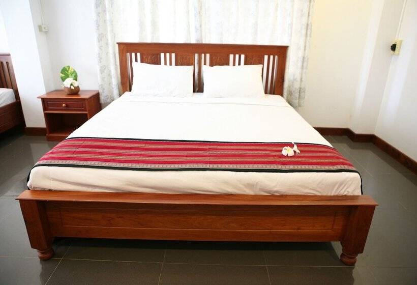 פנסיון Alisa Guesthouse