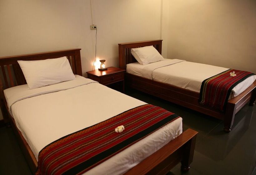 פנסיון Alisa Guesthouse