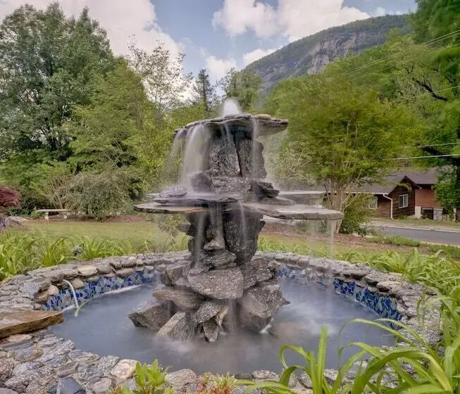 The Esmeralda Inn At Lake Lure