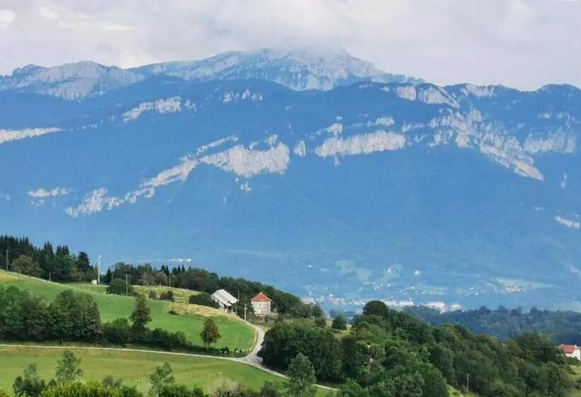 ベッドアンドブレックファースト Chambres D Hotes Ysalice