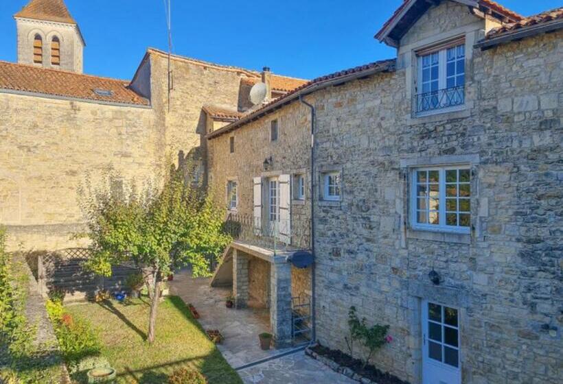 צימר The Wild Geese