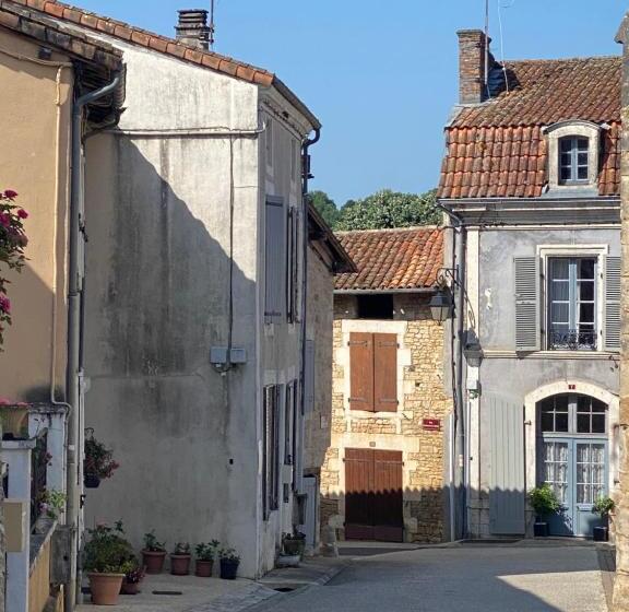 צימר The Wild Geese