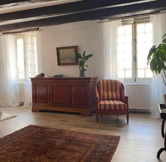 צימר The Wild Geese