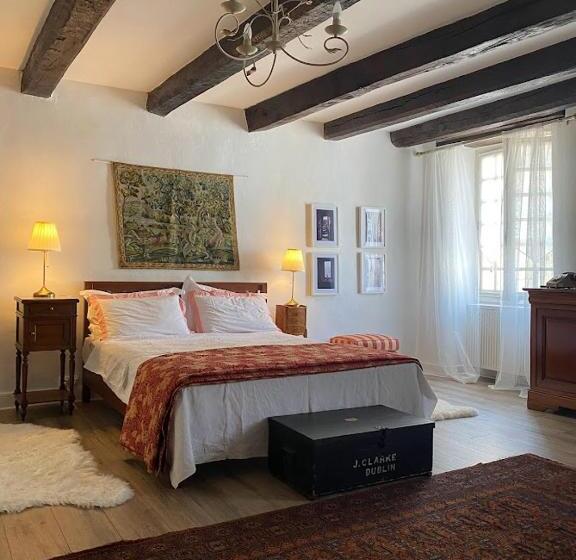 צימר The Wild Geese