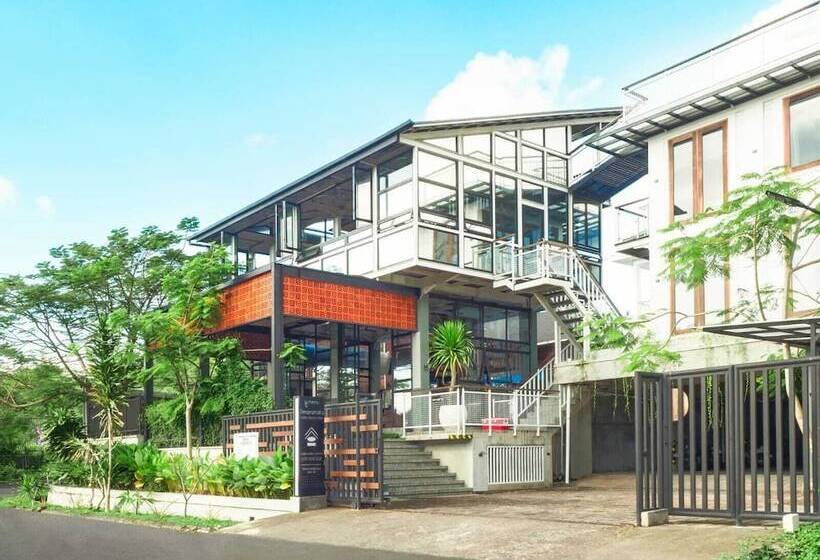 Отель Smaranala