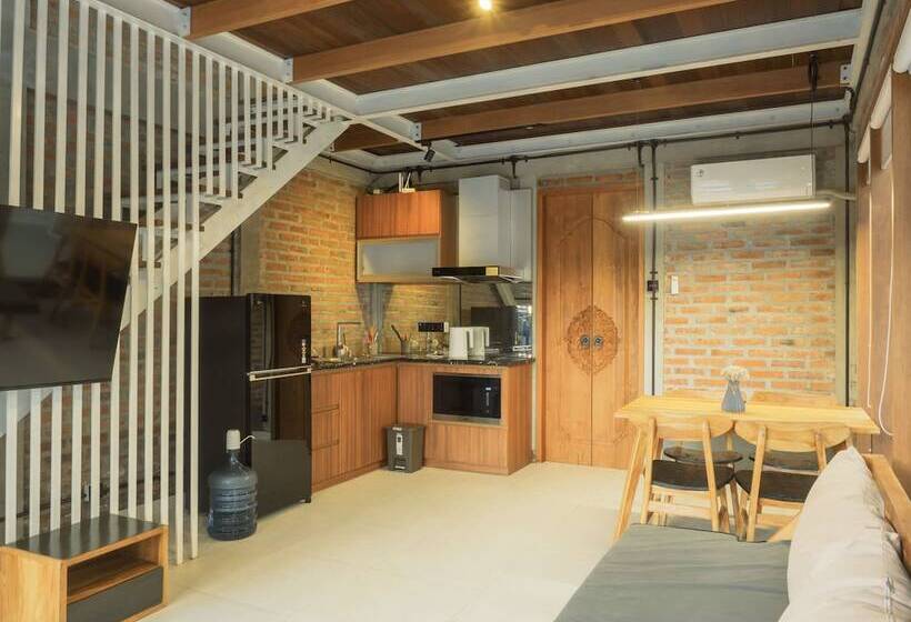 Отель Smaranala