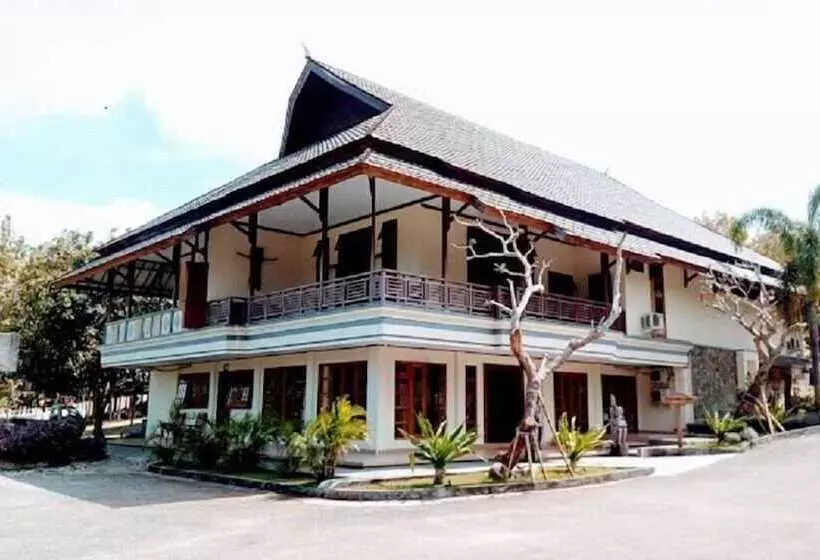 ホテル & Villa Bukit Indah Saumlaki By Legreen