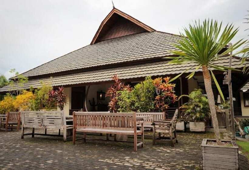 Отель & Villa Bukit Indah Saumlaki By Legreen