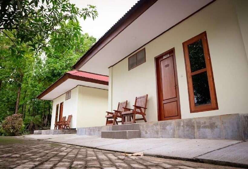 Отель & Villa Bukit Indah Saumlaki By Legreen