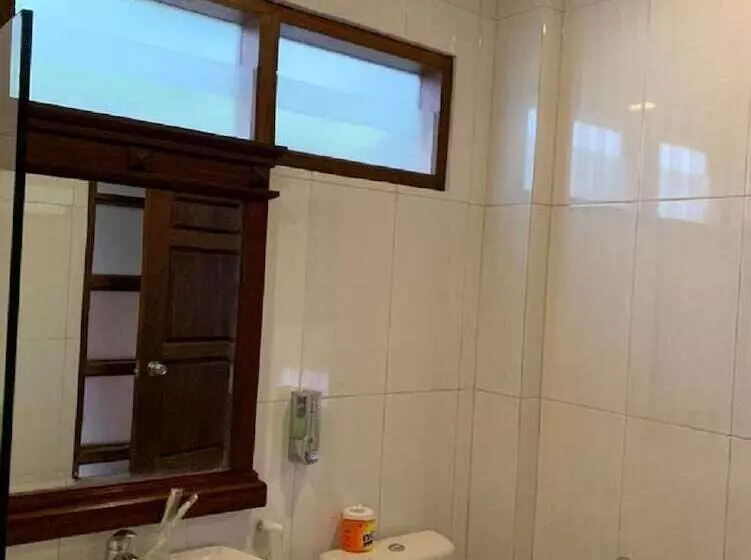 ホテル & Villa Bukit Indah Saumlaki By Legreen