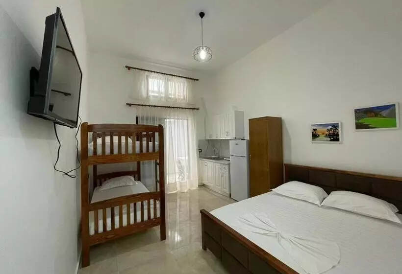 پانسیون Villa Tusha