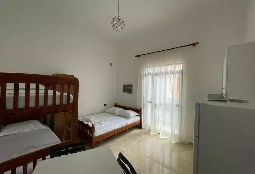 پانسیون Villa Tusha