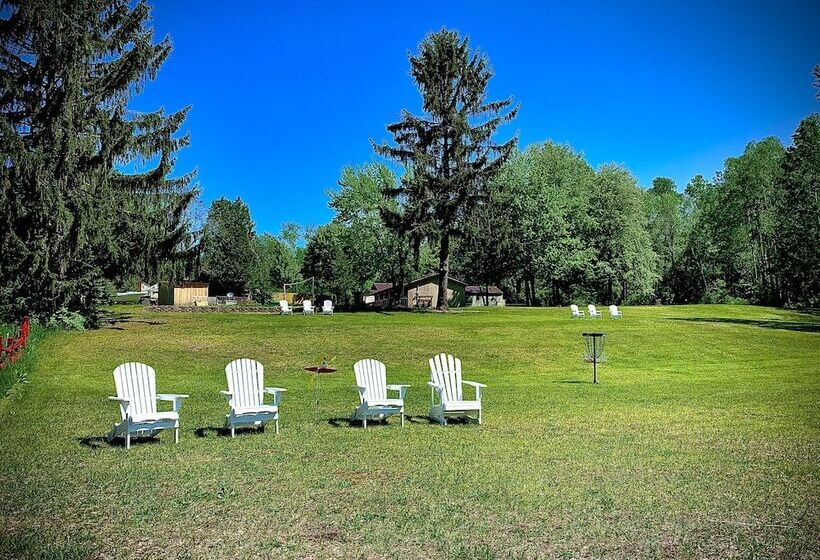 Benzonia Rustic Resort