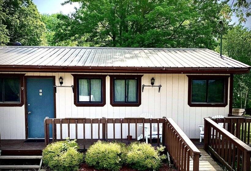 Benzonia Rustic Resort