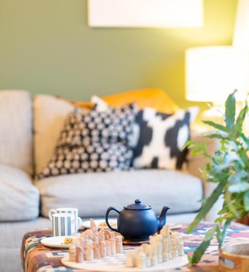 Отель Spinney A Unique Open Plan Barn, With Private Garden