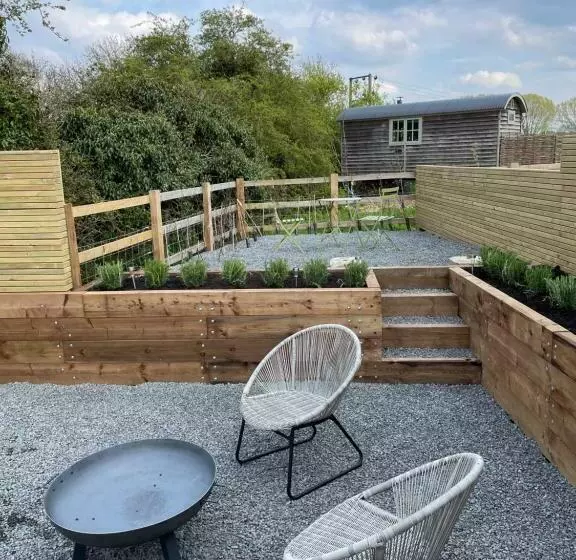 ホテル Spinney   A Unique Open Plan Barn, With Private Garden