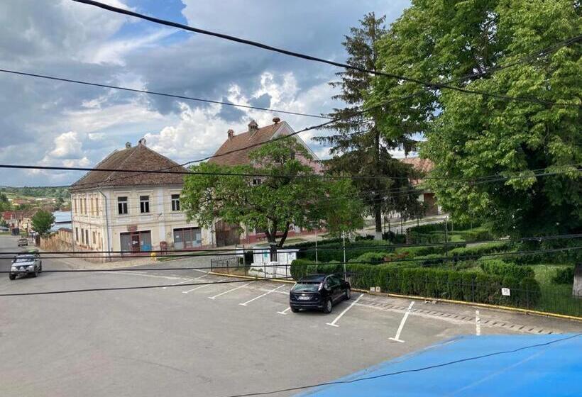 פנסיון , La Maison Concordia