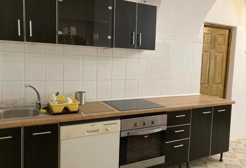 פנסיון , La Maison Concordia