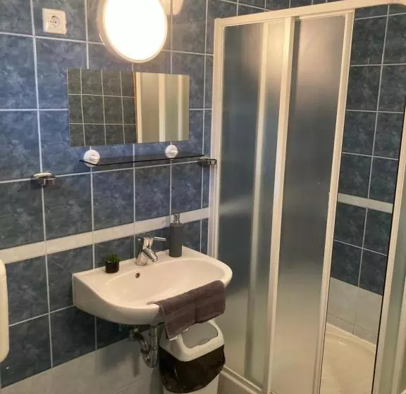 Aamiaismajoitus (B&B) Kancsal Harcsa Panzió és Halászcsárda