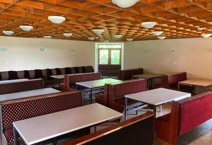 Aamiaismajoitus (B&B) Kancsal Harcsa Panzió és Halászcsárda