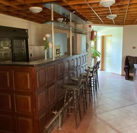 Aamiaismajoitus (B&B) Kancsal Harcsa Panzió és Halászcsárda