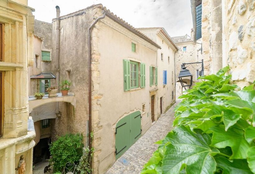 مبيت وإفطار La Tour Des Remparts