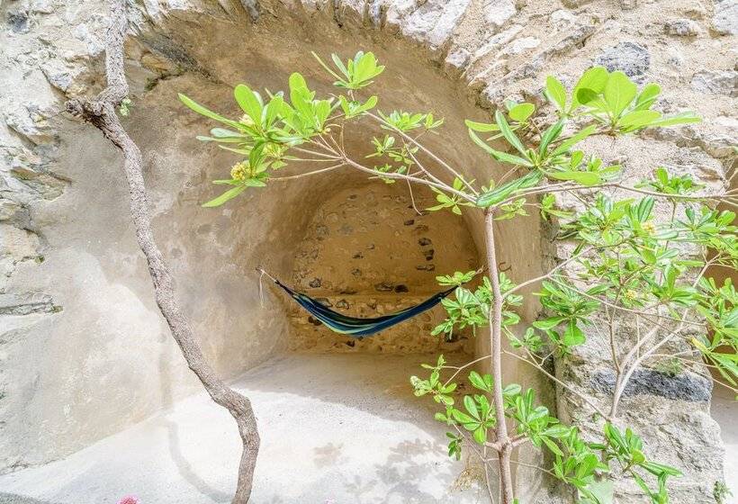 مبيت وإفطار La Tour Des Remparts