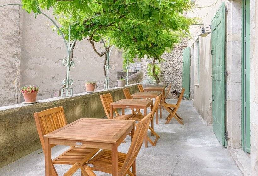 مبيت وإفطار La Tour Des Remparts