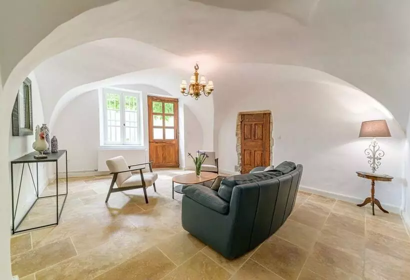 Aamiaismajoitus (B&B) La Tour Des Remparts