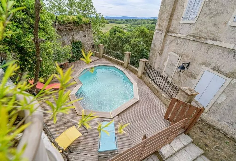 Aamiaismajoitus (B&B) La Tour Des Remparts