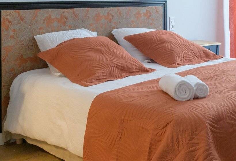 مبيت وإفطار La Tour Des Remparts