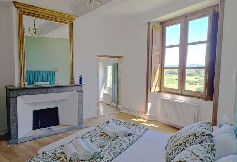 مبيت وإفطار La Tour Des Remparts