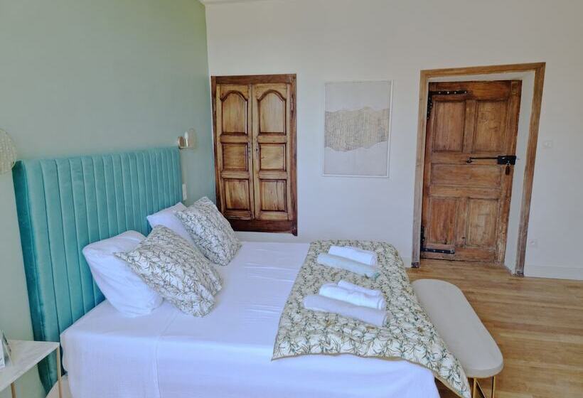 مبيت وإفطار La Tour Des Remparts