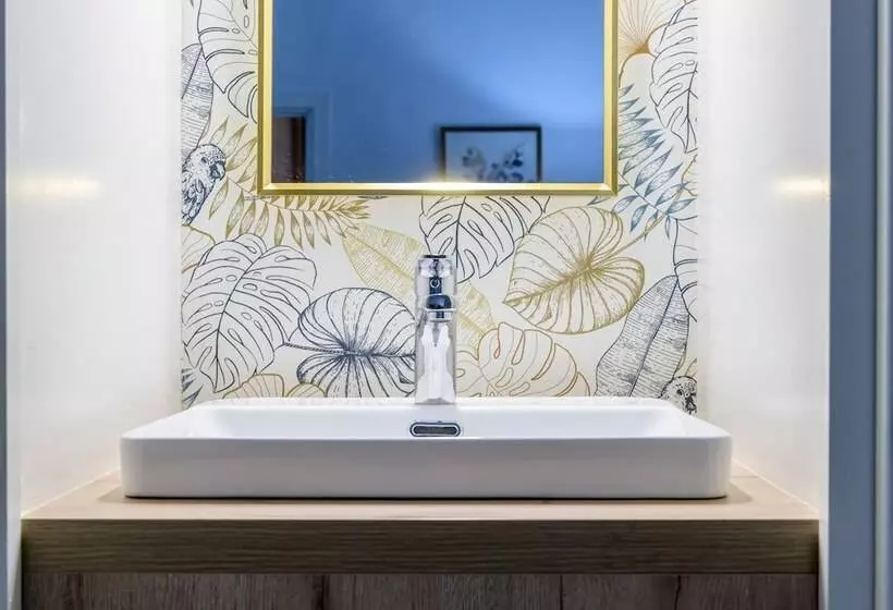 Aamiaismajoitus (B&B) La Tour Des Remparts