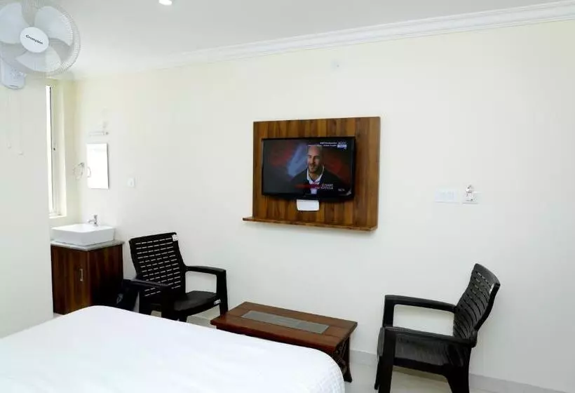 Hotelli Cnr Residency, Madanapalle