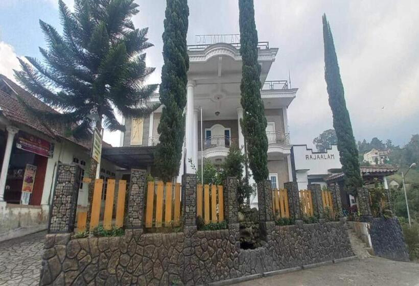 호텔 Oyo 92628 Raja Alam Homestay