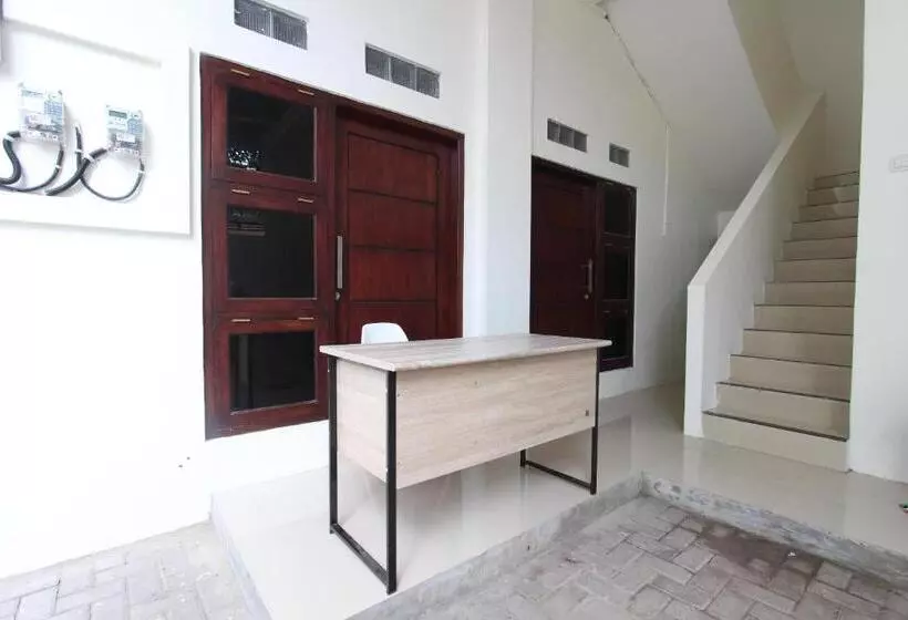 Hotelli Oyo 92628 Raja Alam Homestay